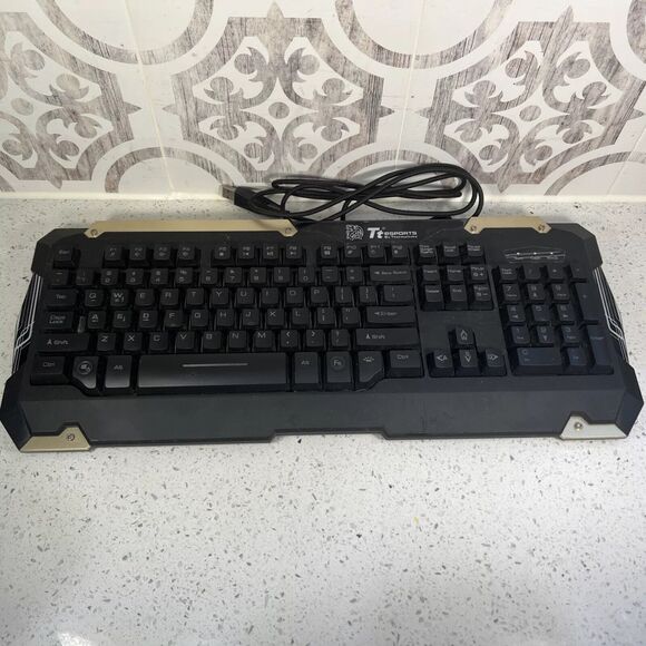 Tt‎ Esports Keyboard Model KB-CMC-PLBL Gold And Black Missing Foot - Picture 1 of 7